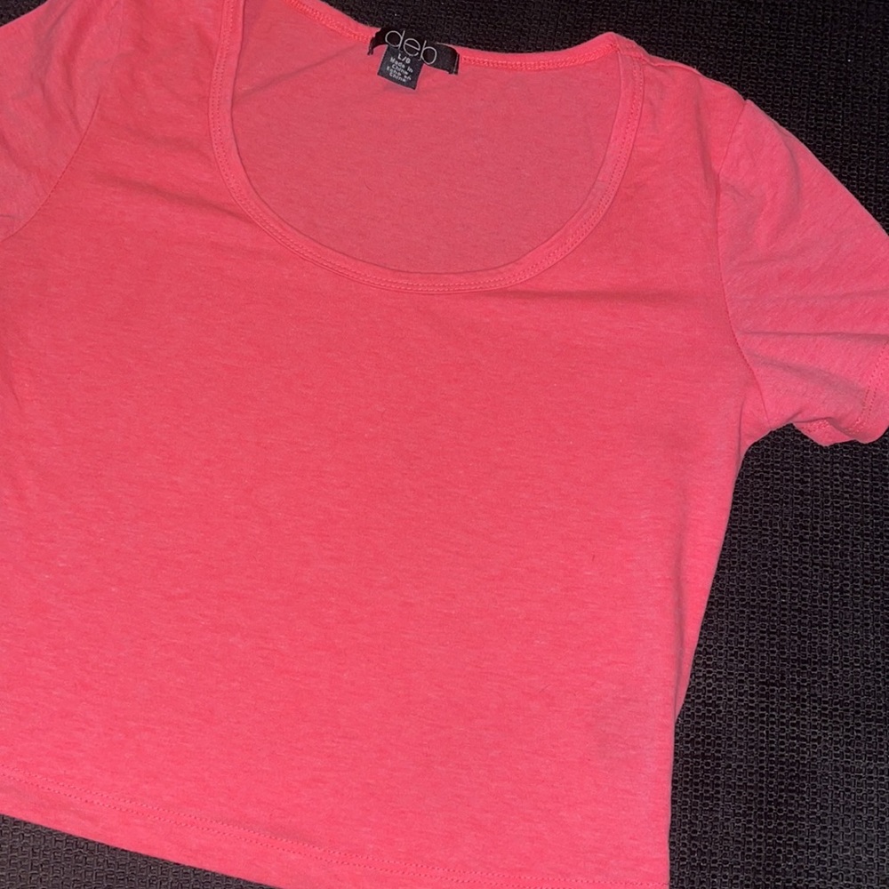 Deb hot pink crop. Size large.
